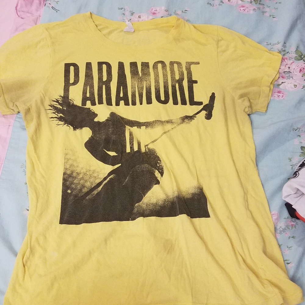 💛Paramore shirt